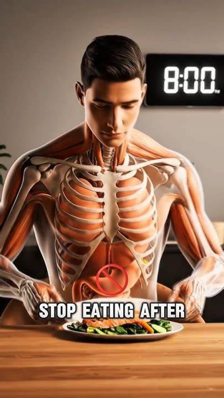 Is eating after 8 bad